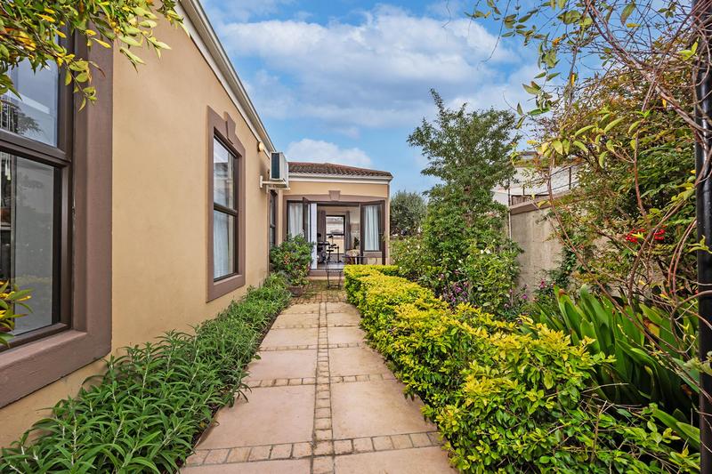 3 Bedroom Property for Sale in Uitzicht Western Cape